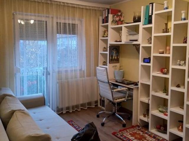 Inchiriez apartament
