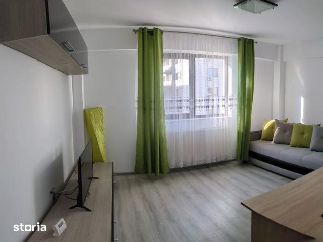 Închiriez apartament