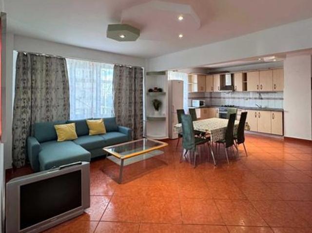 Inchiriez apartament 4 camere