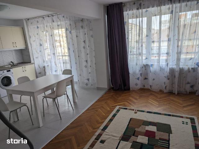 Inchiriez apartament 4 camere zona Nufarul