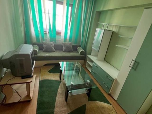 Inchiriez apartament 4 camere zona Neacsu