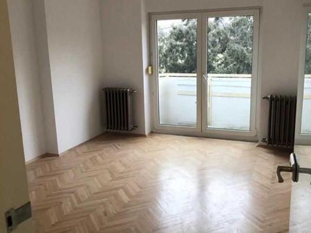 Inchiriez apartament 4 Camere Zona Unirii