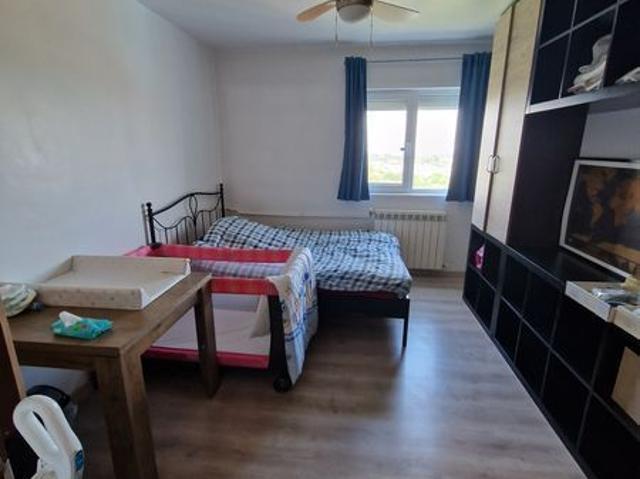 Inchiriez apartament 4 camere Ploiesti Sud