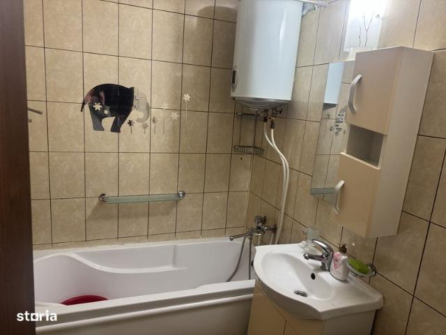 Inchiriez apartament