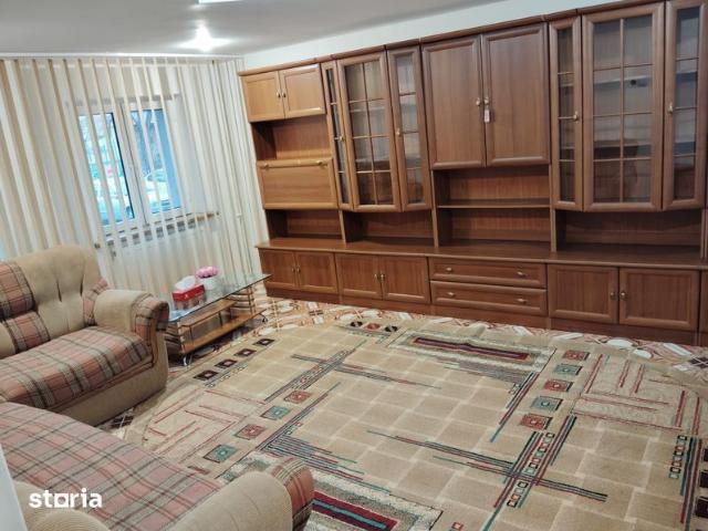 Inchiriez apartament