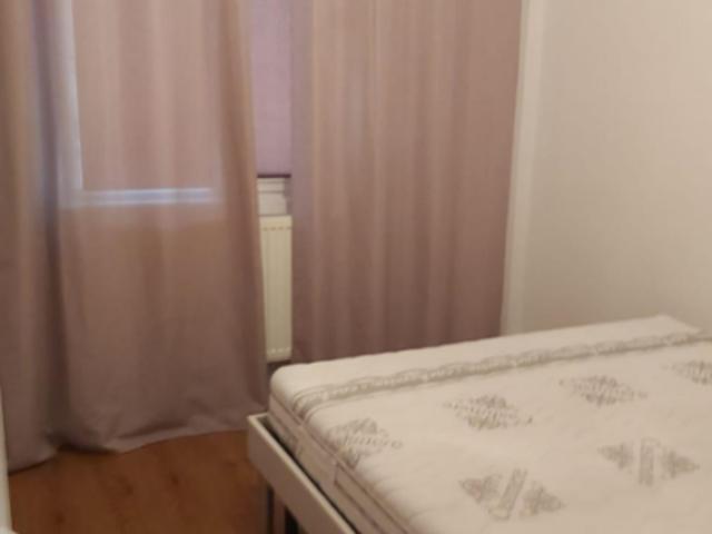 Inchiriez apartament