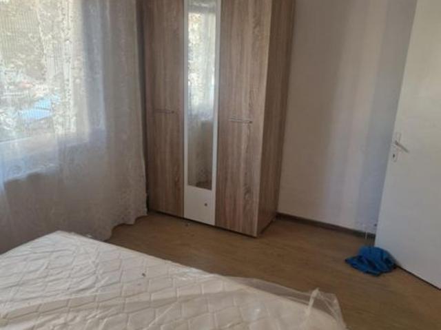 Inchiriez apartament