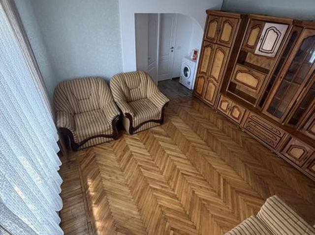Inchiriez apartament