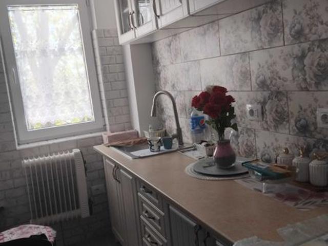Inchiriez apartament