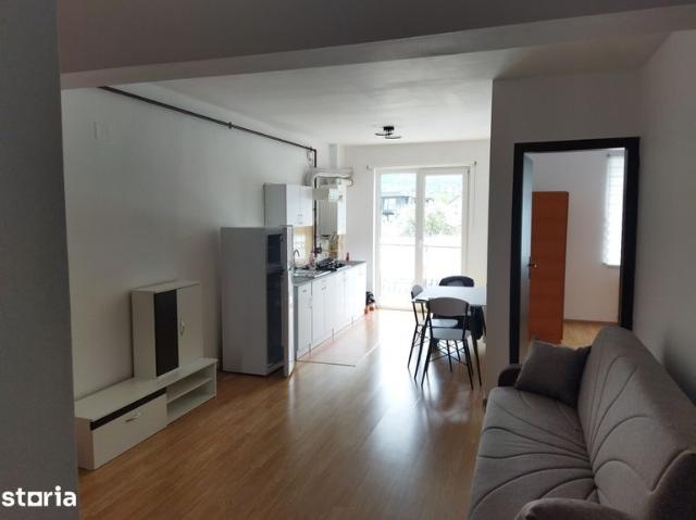 Închiriez apartament