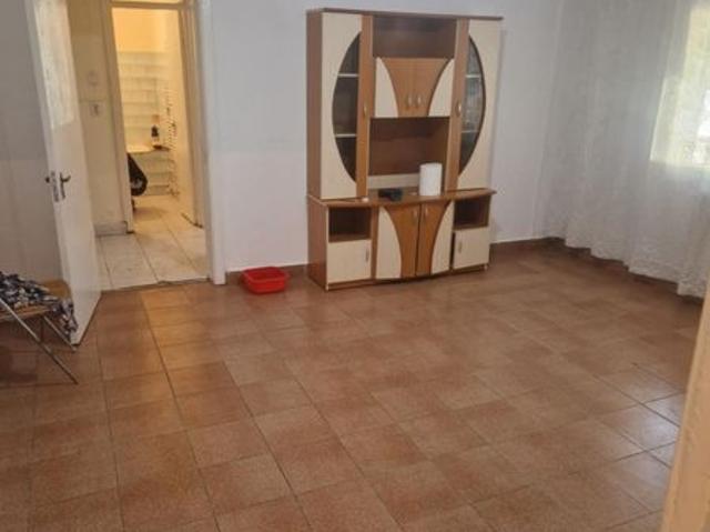 Inchiriez apartament