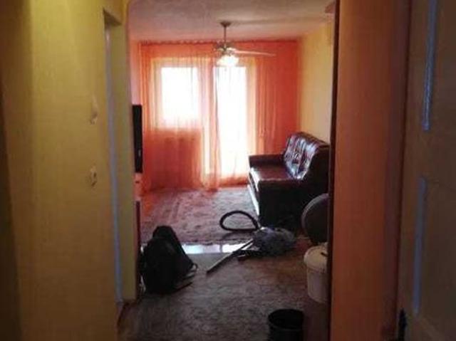 Închiriez apartament