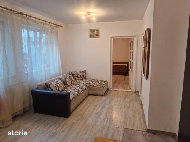 Inchiriez apartament