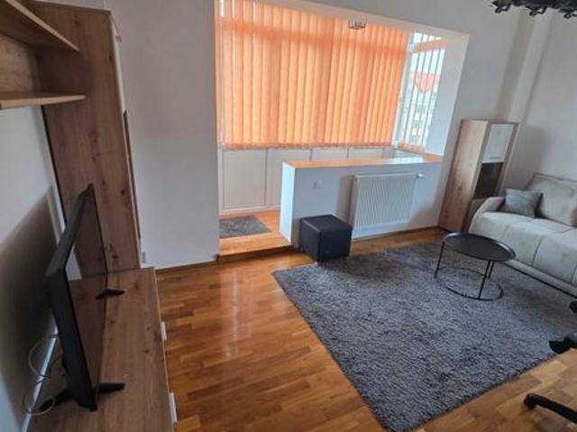 Inchiriez apartament