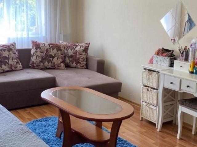 Închiriez apartament