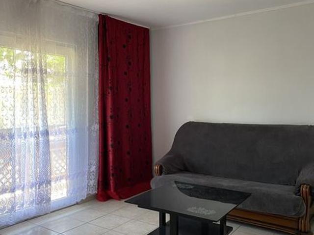 Inchiriez apartament