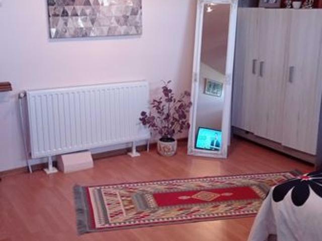 Inchiriez apartament