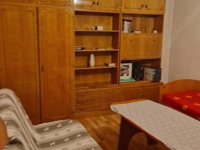 Inchiriez apartament