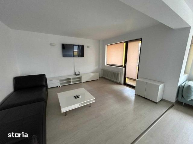 Inchiriez apartament 110 MP