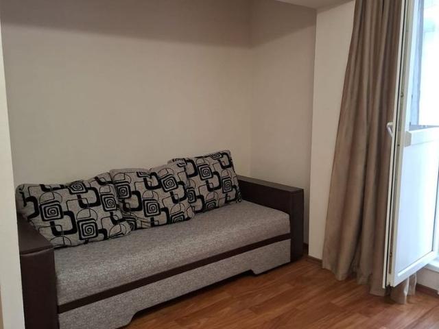 Inchiriez apartament
