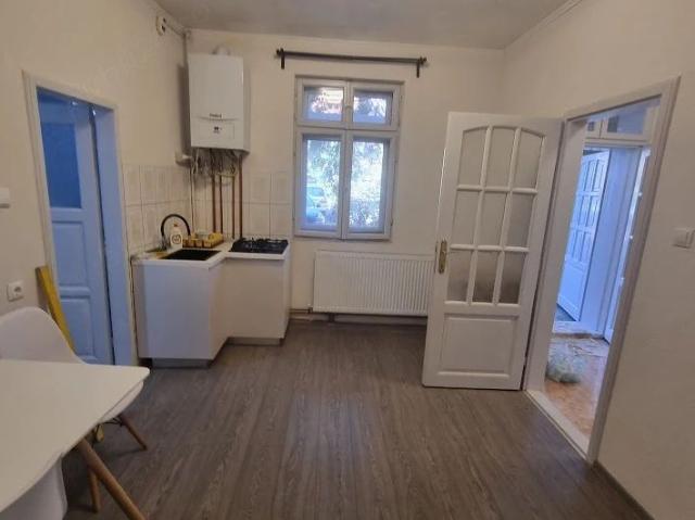 inchiriez apartament 1 camera centru arad