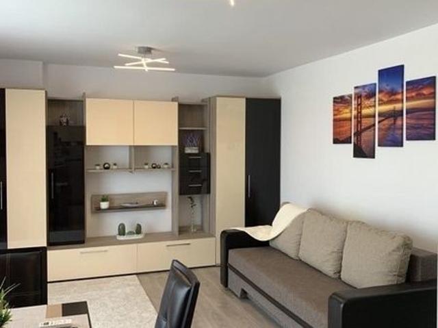 Inchiriez apartament 1 camera studio
