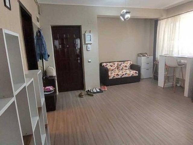 Inchiriez apartament