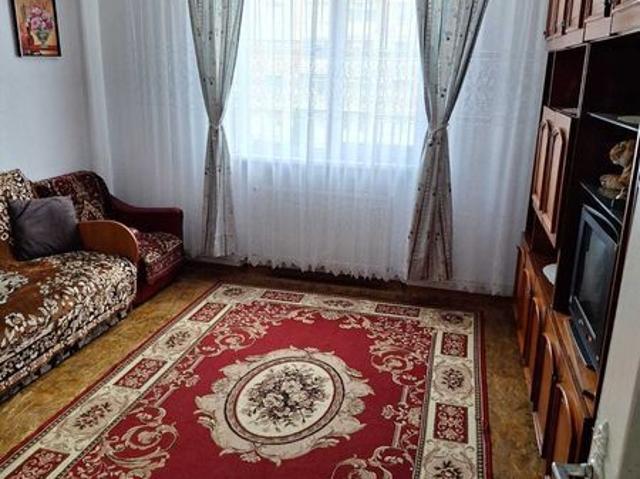 Inchiriez apartament