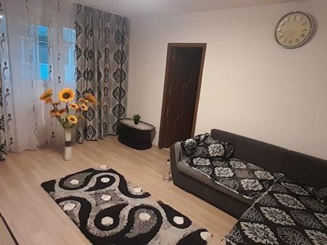 Inchiriez apartament