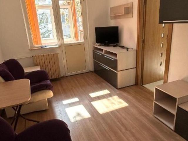Inchiriez apartament