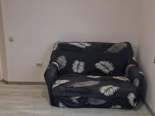 Inchiriez apartament!