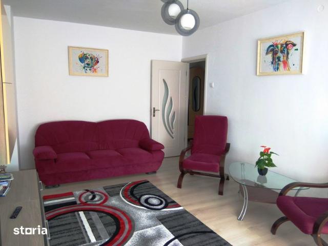 Inchiriez apartament 2 cam.,confort 1,et. 2/4,decomandat,zona Capitol