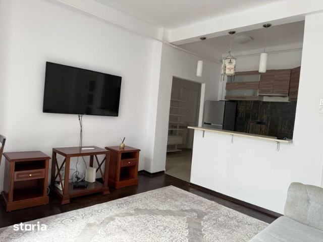 Închiriez apartament 2 camere 58 mp ultracentral / decomandat
