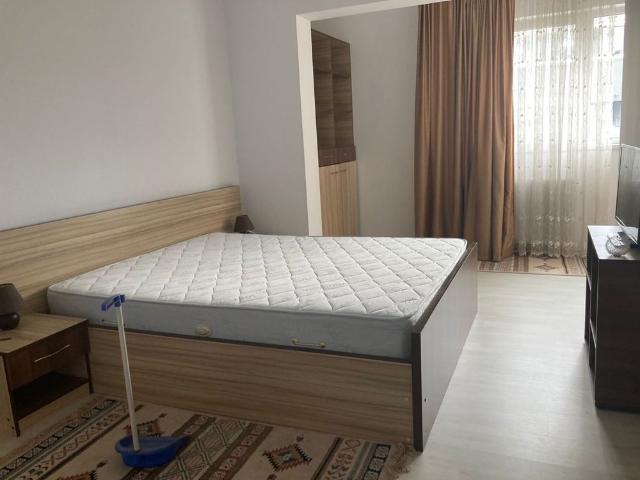 Inchiriez apartament 2 camere, 85 mp