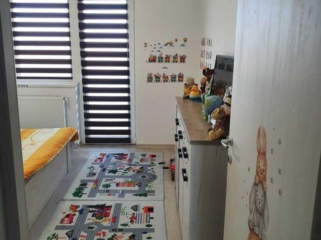 inchiriez apartament 2 camere