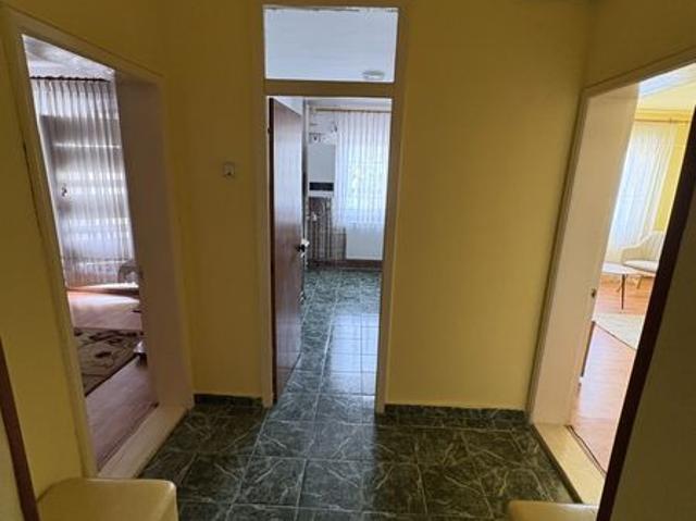 Inchiriez apartament 2 camere Targoviste Centru