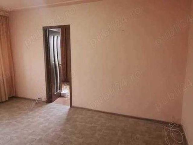 Inchiriez apartament 2 camere Titan