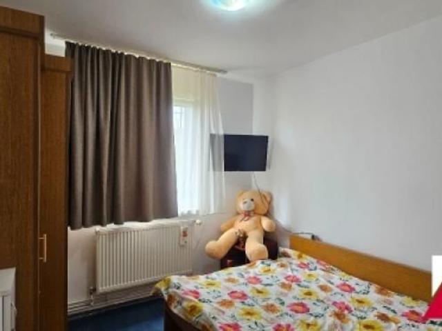 Inchiriez apartament 2 camere, zona Mihai Viteazu