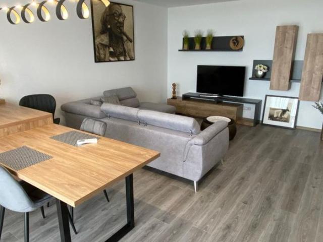 Inchiriez apartament 2 camere, zona AEM