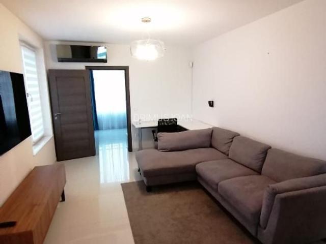 Inchiriez apartament 2 camere zona Andrei Muresanu