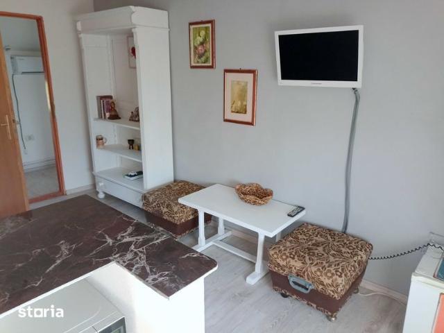 Inchiriez apartament 2 camere zona Campusului Vasile Goldis