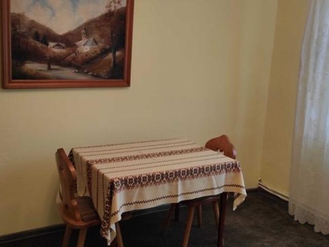 Inchiriez apartament 2 camere, zona Cernegura