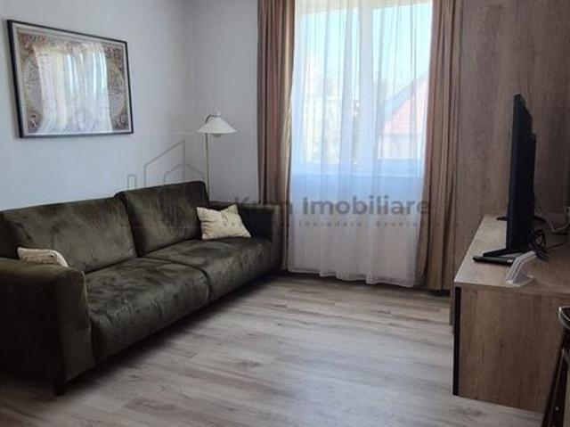 Inchiriez apartament 2 camere zona Colina Universitatii