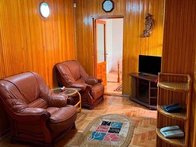 Inchiriez apartament 2 camere zona Precista