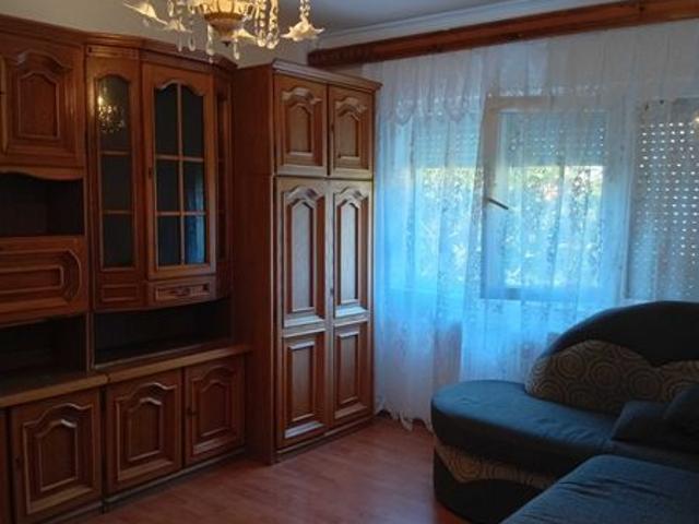 Inchiriez.apartament.2.camere zona.Rogerius