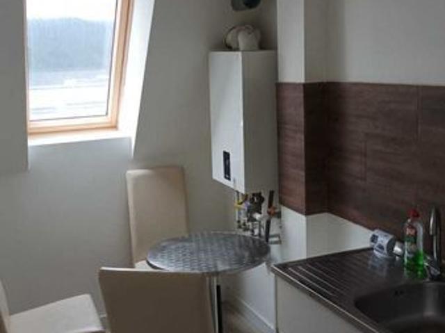 Inchiriez apartament 2 camere zona Vivo