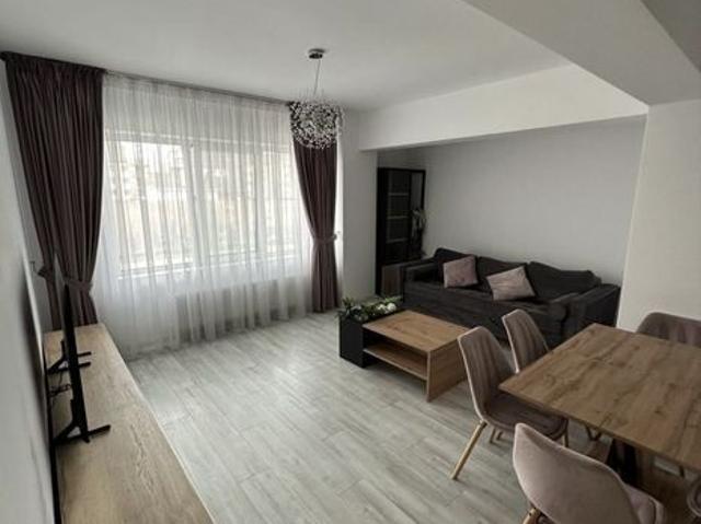 Inchiriez apartament 2 camere Brasov