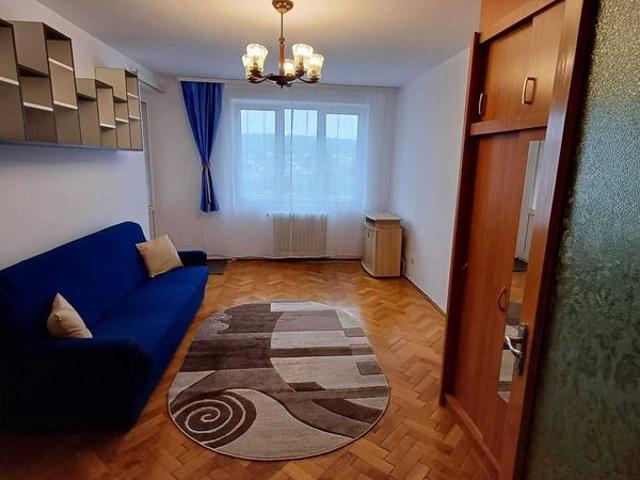 inchiriez apartament 2 camere + bucatarie, Cisnadie
