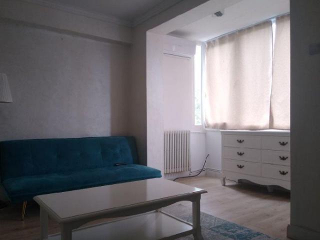 Inchiriez apartament 2 camere central primărie, teatru, filarmonica