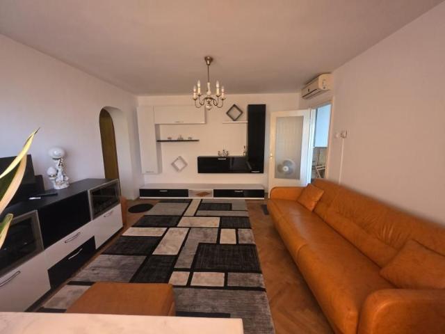 Inchiriez apartament 2 camere central